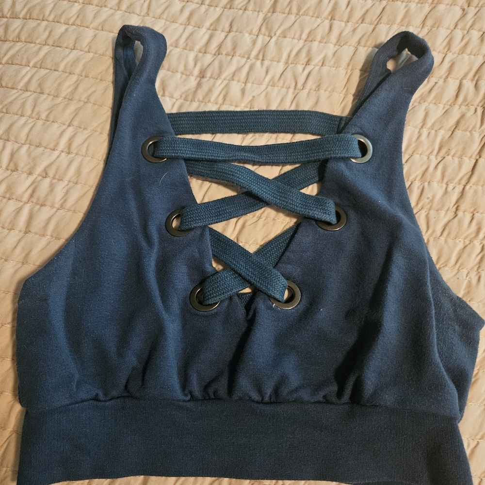 Alo yoga quest eclipse blue crop sports bra cover top